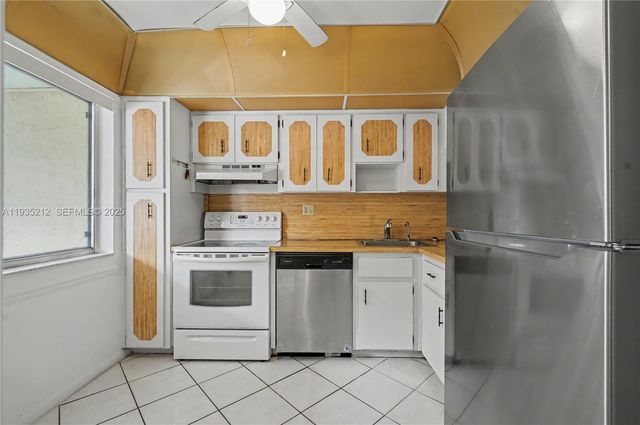 3501 Inverrary Dr 204, Lauderhill, FL 33319