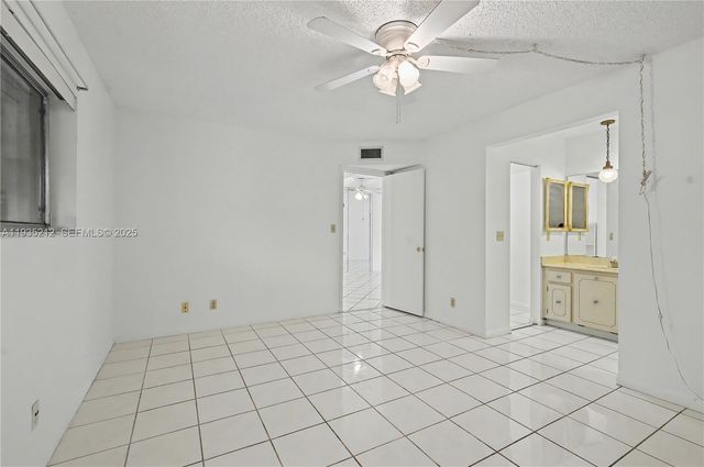 3501 Inverrary Dr 204, Lauderhill, FL 33319