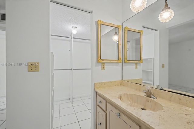 3501 Inverrary Dr 204, Lauderhill, FL 33319