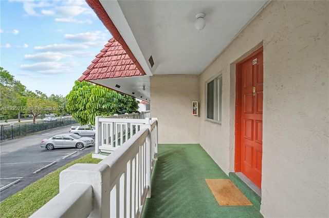 3501 Inverrary Dr 204, Lauderhill, FL 33319