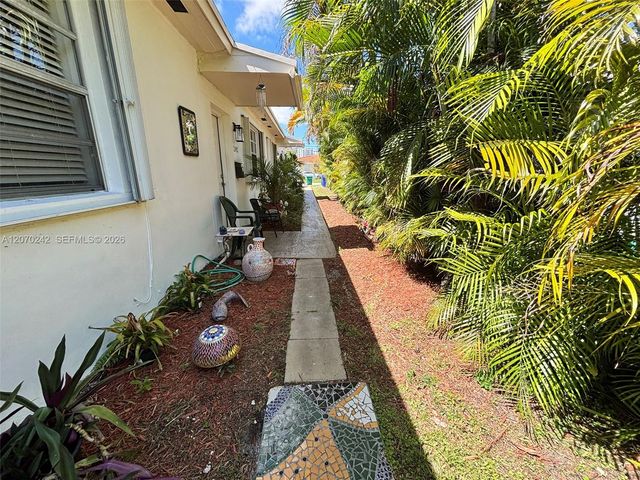 2980 SW 25th Street 1, Miami, FL 33133
