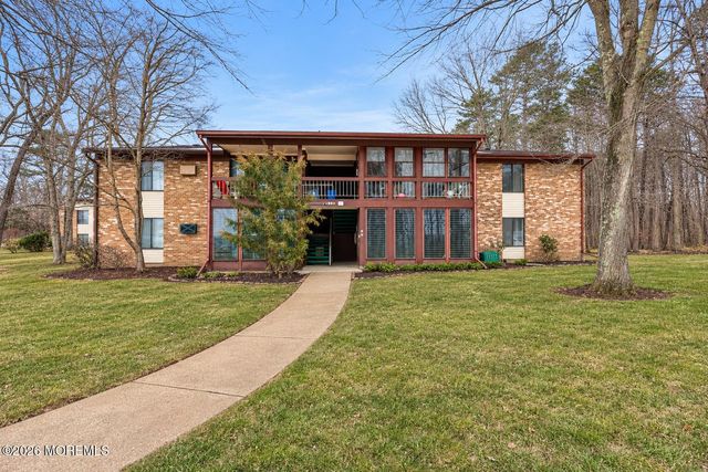 110 Amberly Drive A, Manalapan, NJ 07726