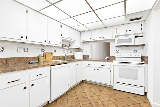 6491 Racquet Club Drive 36, Lauderhill, FL 33319
