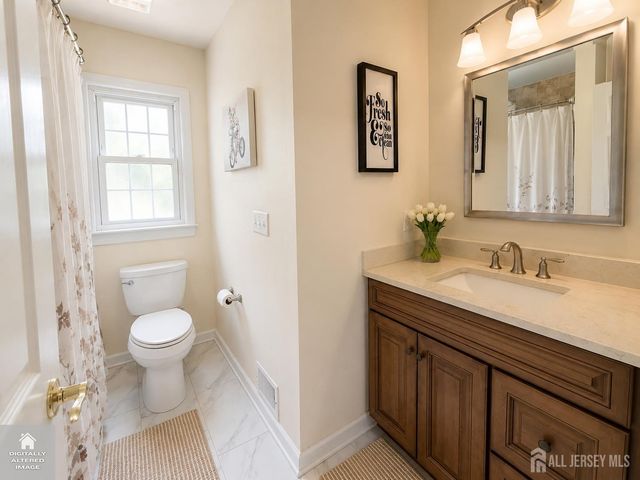 11 Coral Court, Colonia, NJ 07067