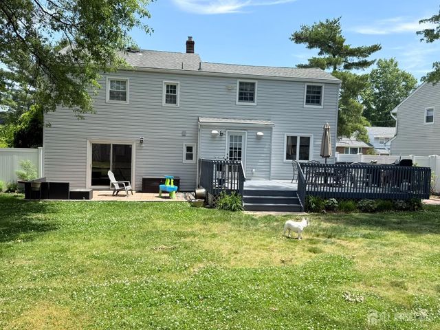 11 Coral Court, Colonia, NJ 07067