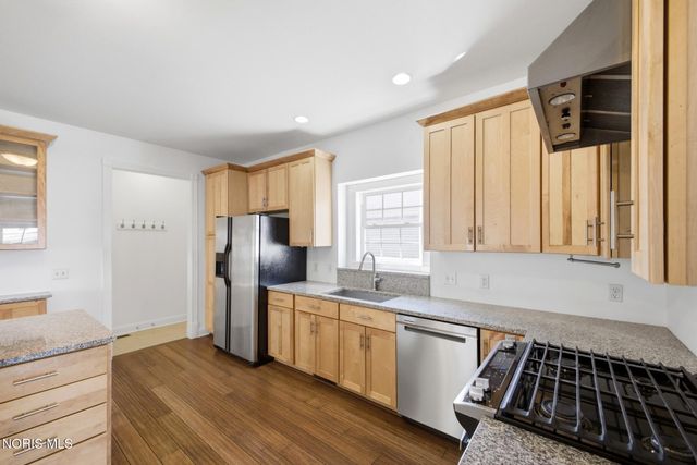 7135 Elli Harbour Lane, Maumee, OH 43537