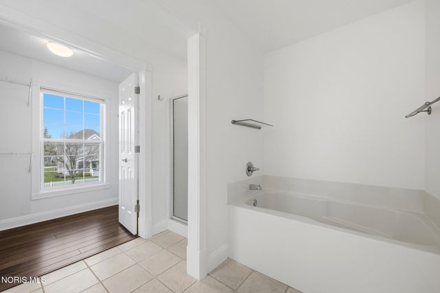 7135 Elli Harbour Lane, Maumee, OH 43537