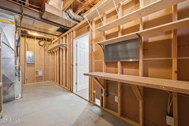 7135 Elli Harbour Lane, Maumee, OH 43537