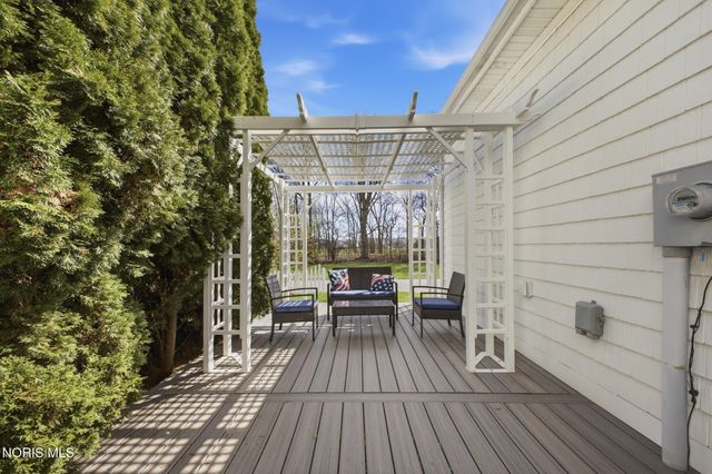 7135 Elli Harbour Lane, Maumee, OH 43537