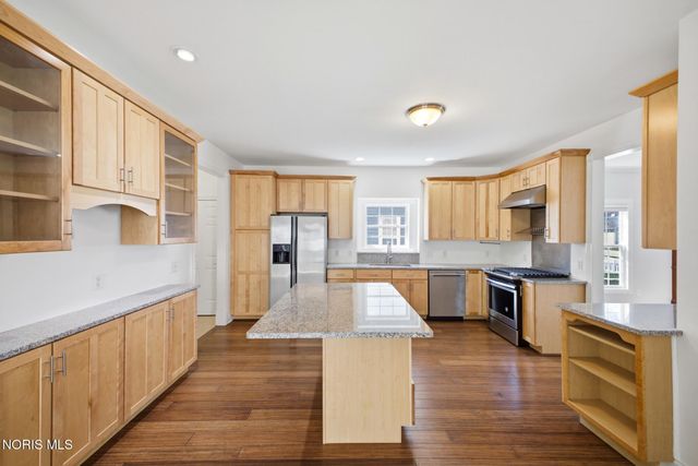 7135 Elli Harbour Lane, Maumee, OH 43537