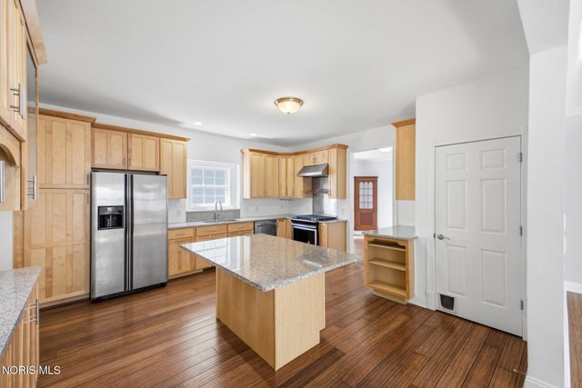 7135 Elli Harbour Lane, Maumee, OH 43537