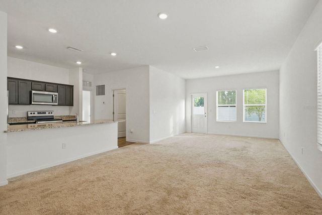 35145 DAISY MEADOW LOOP, Zephyrhills, FL 33541
