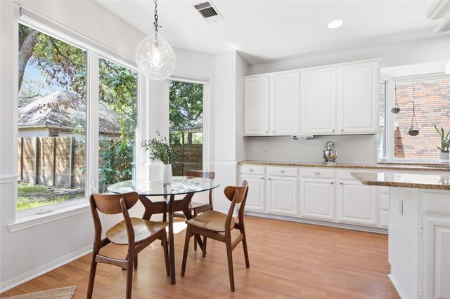10502 WALPOLE LN, Austin, TX 78739