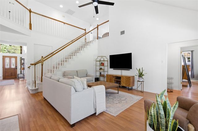 10502 WALPOLE LN, Austin, TX 78739
