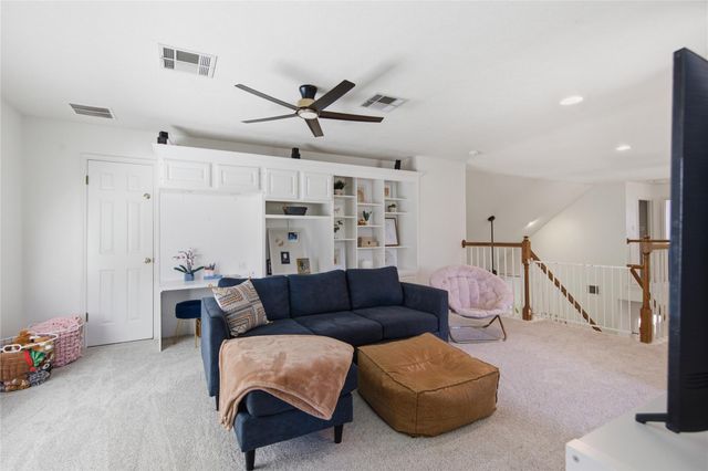 10502 WALPOLE LN, Austin, TX 78739