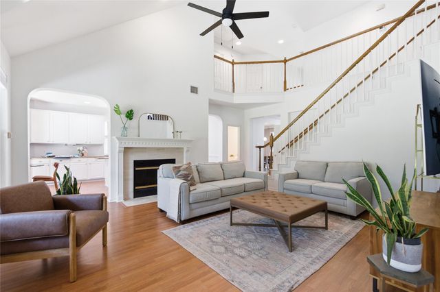 10502 WALPOLE LN, Austin, TX 78739