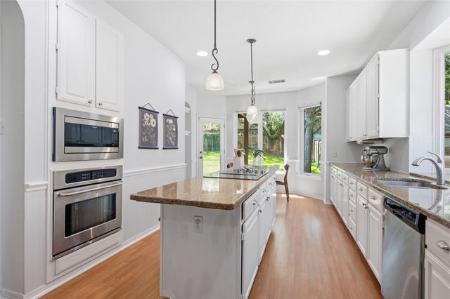 10502 WALPOLE LN, Austin, TX 78739
