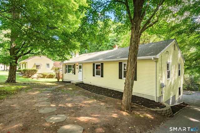 77 Evergreen Avenue, Hamden, CT 06518