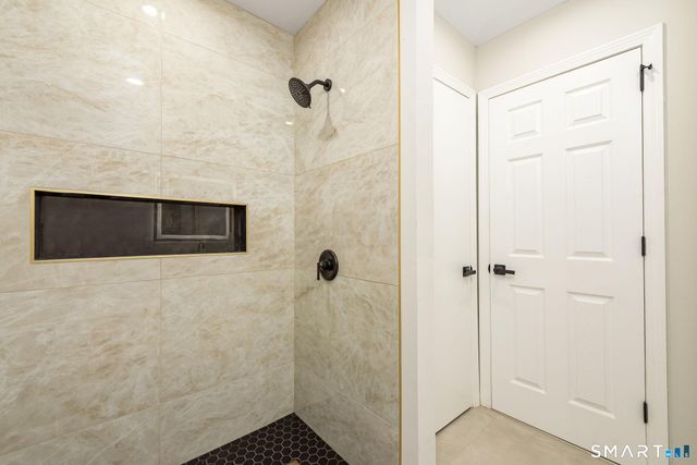 77 Evergreen Avenue, Hamden, CT 06518