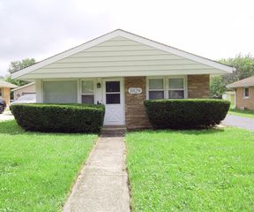 3029 Wallace Avenue, Steger, IL 60475