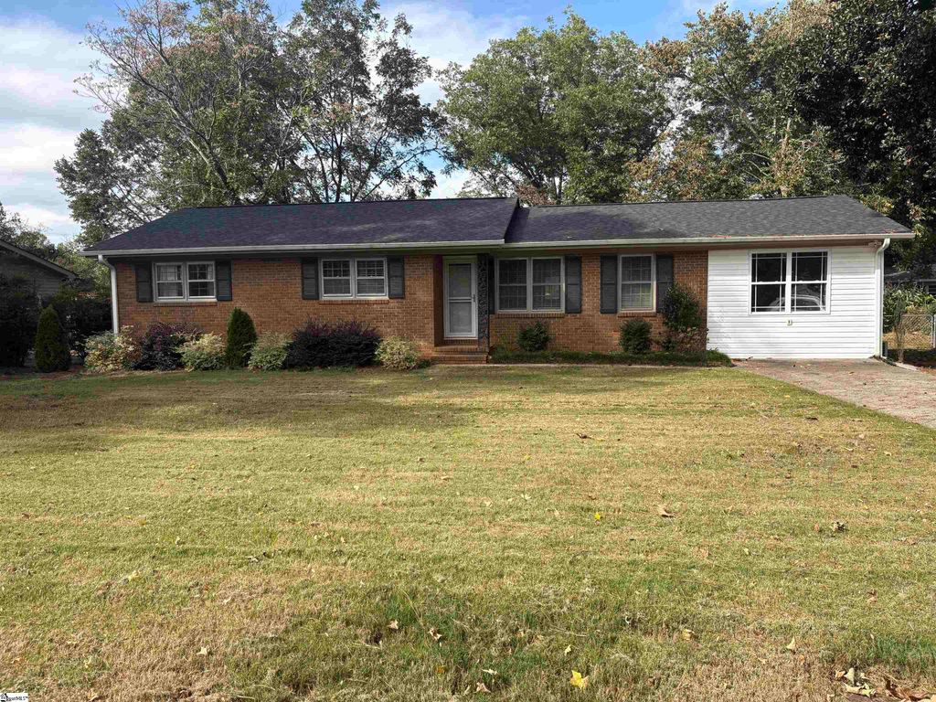 3036 Elmhurst Drive, Boiling Springs, SC 29316