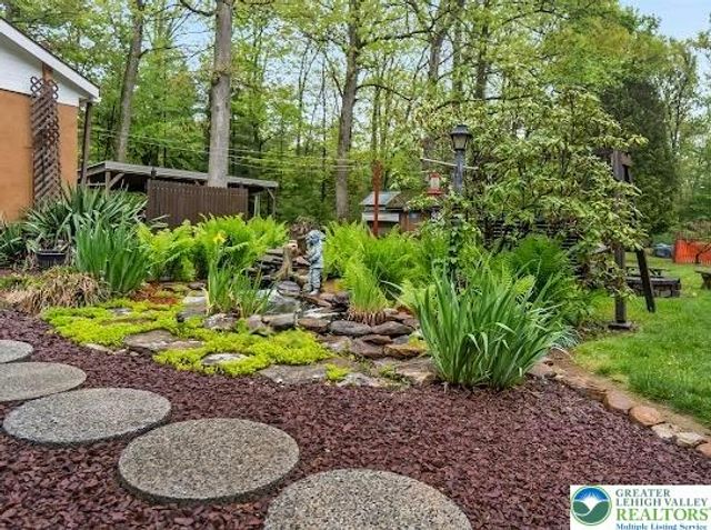 9223 North Loop Road, Washington Twp, PA 18080