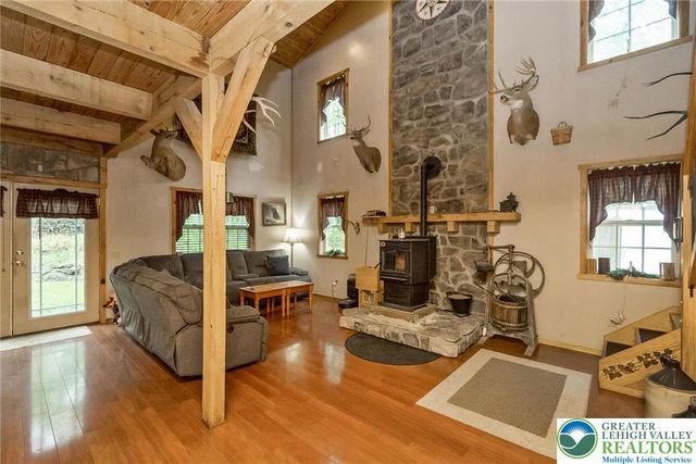 9223 North Loop Road, Washington Twp, PA 18080