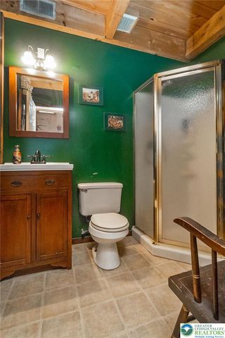 9223 North Loop Road, Washington Twp, PA 18080