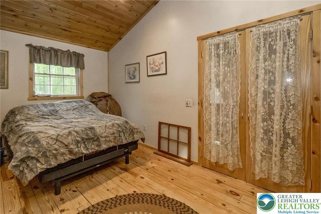 9223 North Loop Road, Washington Twp, PA 18080