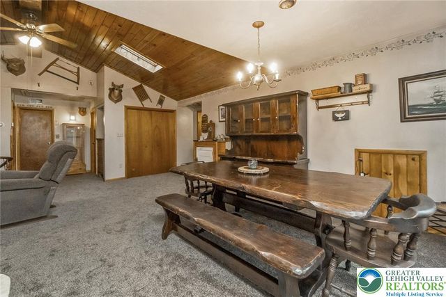 9223 North Loop Road, Washington Twp, PA 18080