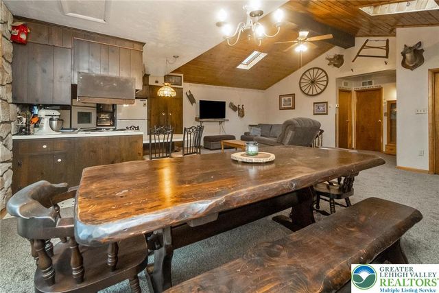 9223 North Loop Road, Washington Twp, PA 18080