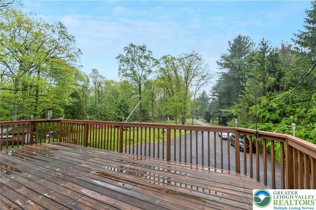 9223 North Loop Road, Washington Twp, PA 18080