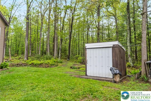 9223 North Loop Road, Washington Twp, PA 18080