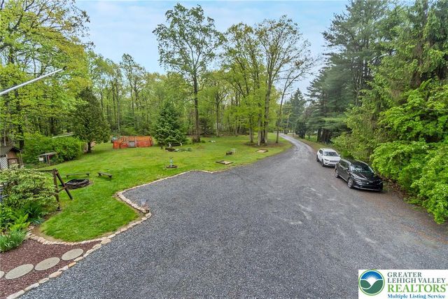 9223 North Loop Road, Washington Twp, PA 18080