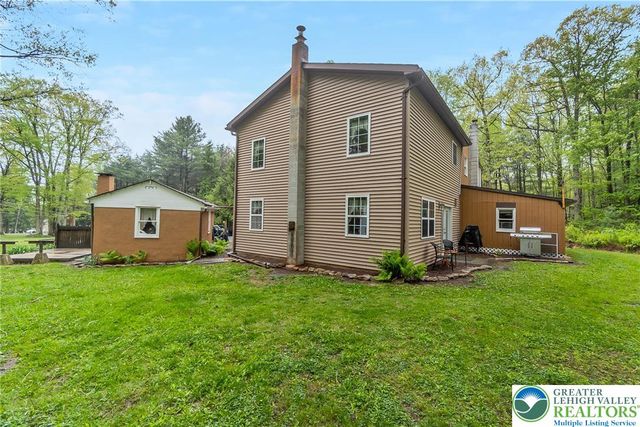 9223 North Loop Road, Washington Twp, PA 18080