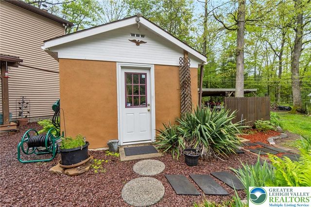 9223 North Loop Road, Washington Twp, PA 18080