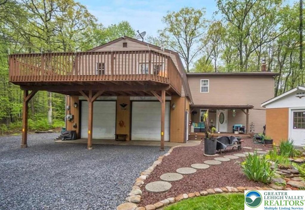 9223 North Loop Road, Washington Twp, PA 18080