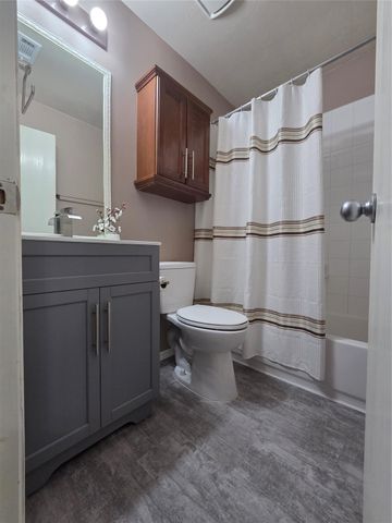 21214 Wortham Oaks Drive, Humble, TX 77338