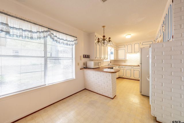 7434 Brookhollow Drive, Tyler, TX 75707