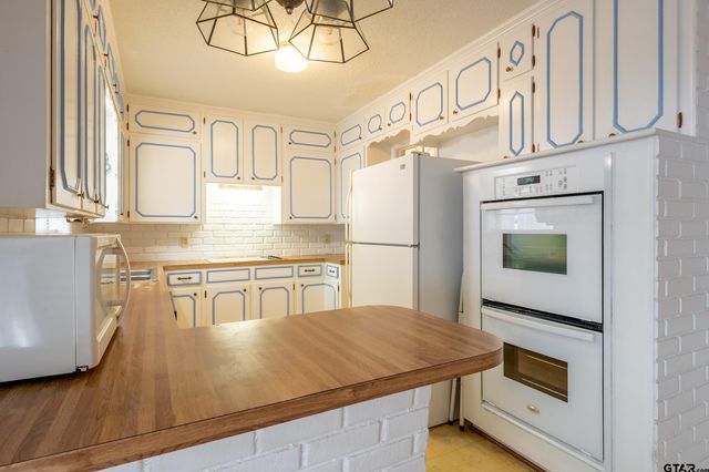 7434 Brookhollow Drive, Tyler, TX 75707