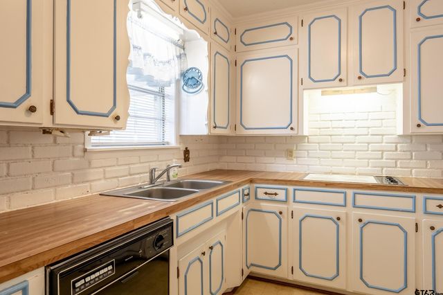 7434 Brookhollow Drive, Tyler, TX 75707