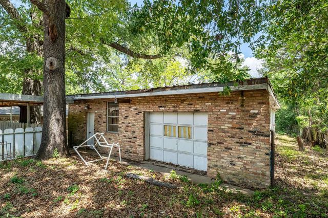 7434 Brookhollow Drive, Tyler, TX 75707