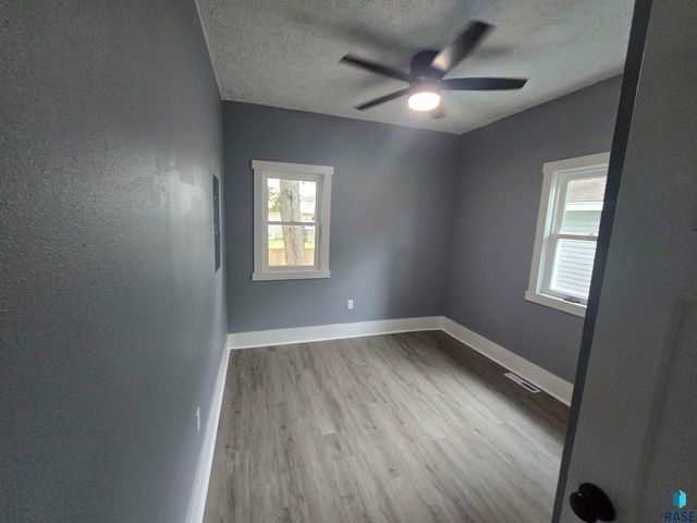 707 E 7th St Street, Sioux Falls, SD 57103