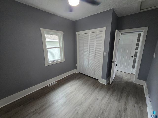 707 E 7th St Street, Sioux Falls, SD 57103