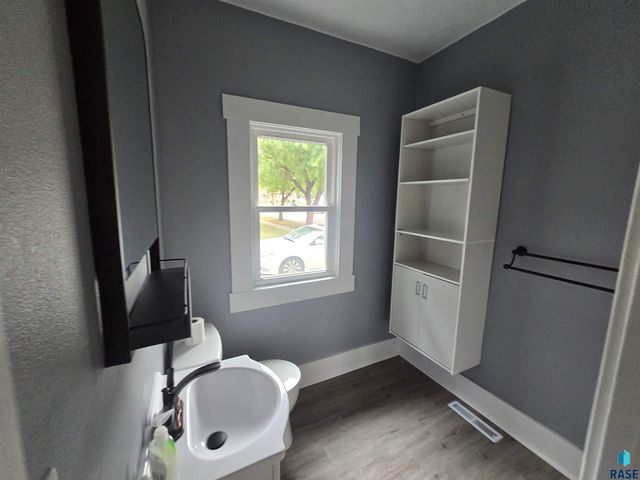 707 E 7th St Street, Sioux Falls, SD 57103