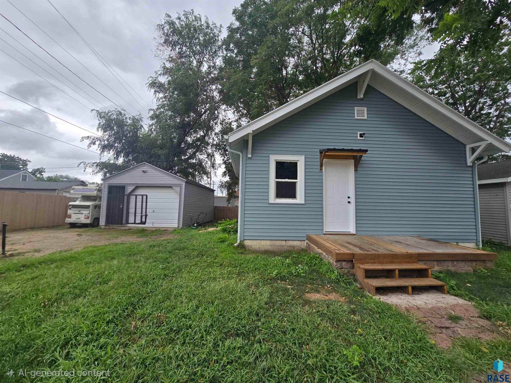 707 E 7th St Street, Sioux Falls, SD 57103