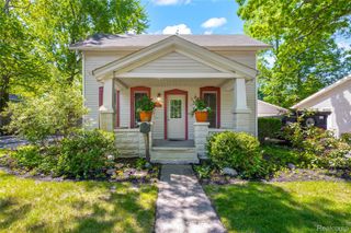406 E Sherman Street, Holly Village, MI 48442