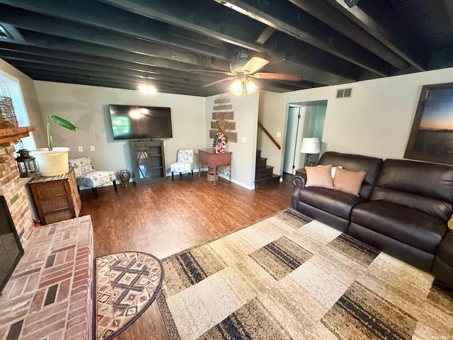 1900 Schlensker Road, Evansville, IN 47725