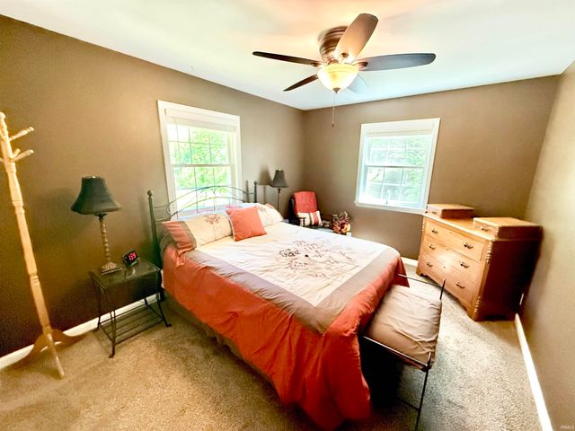 1900 Schlensker Road, Evansville, IN 47725