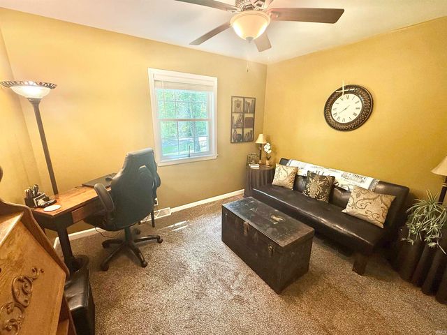 1900 Schlensker Road, Evansville, IN 47725